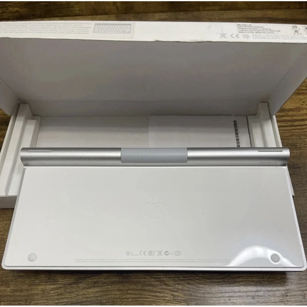 Apple Wireless Keyboard MC184LL/A Open Box with Original Box